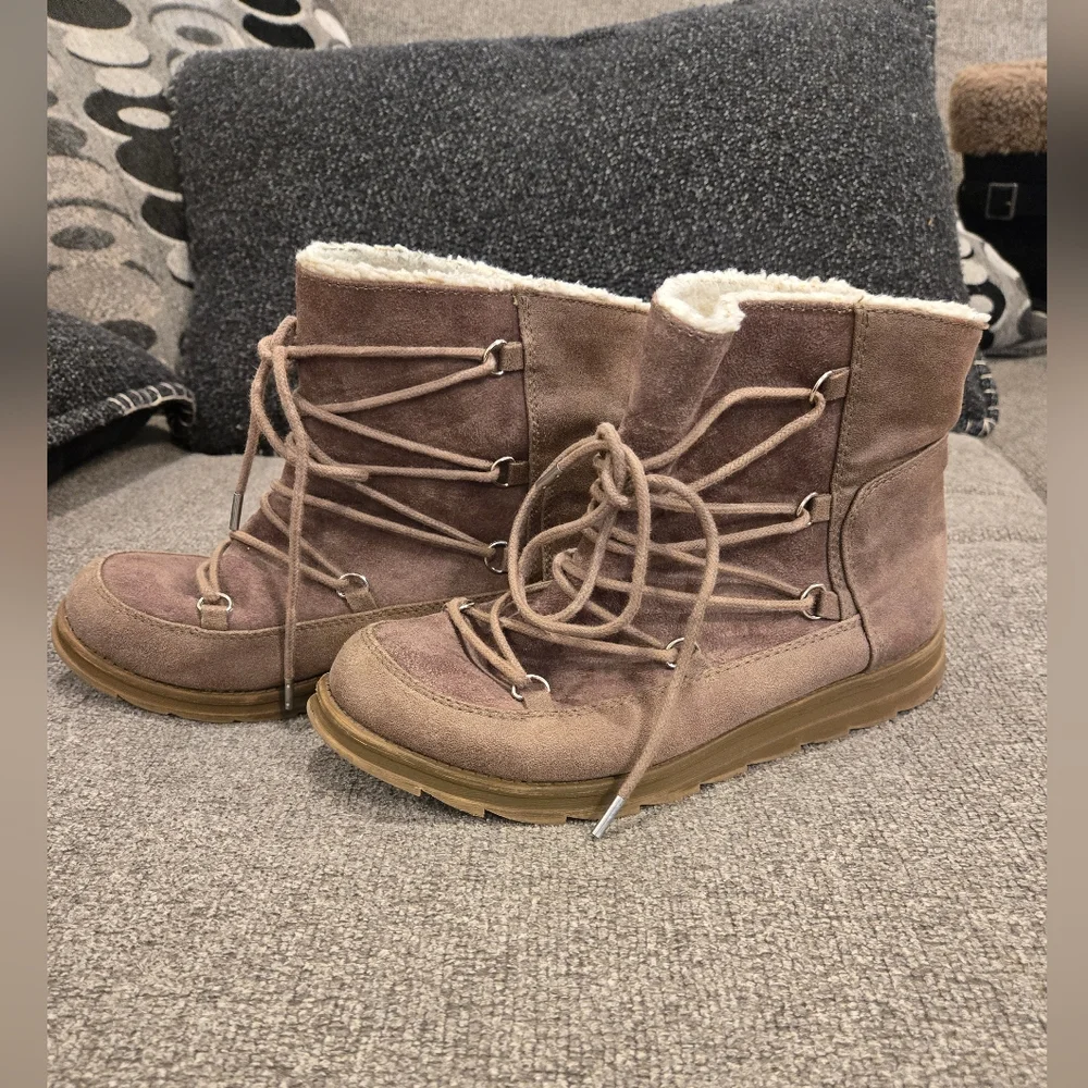 Mad Love‎ Tan Lace-Up Winter Boots